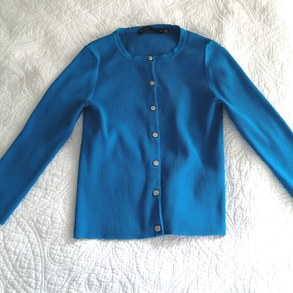 Karen Millen Blue Ribbed top with snaps
